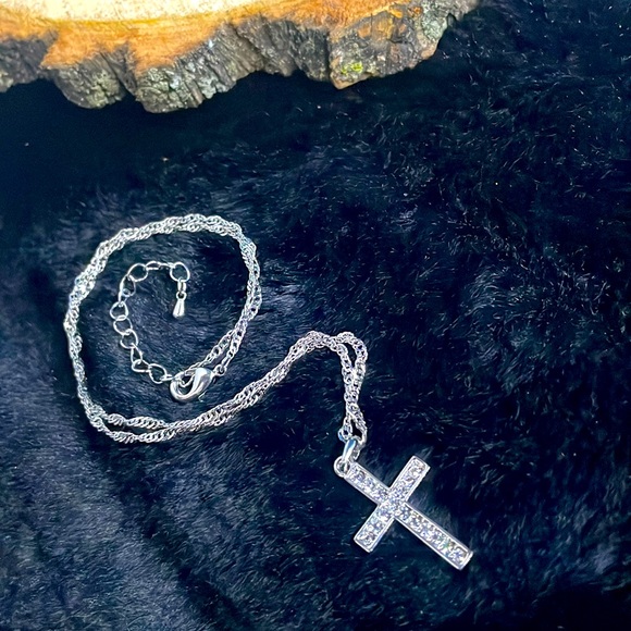NWOT Western Rhinestone Cross Necklace by MidwestLiving.com - Picture 3 of 7